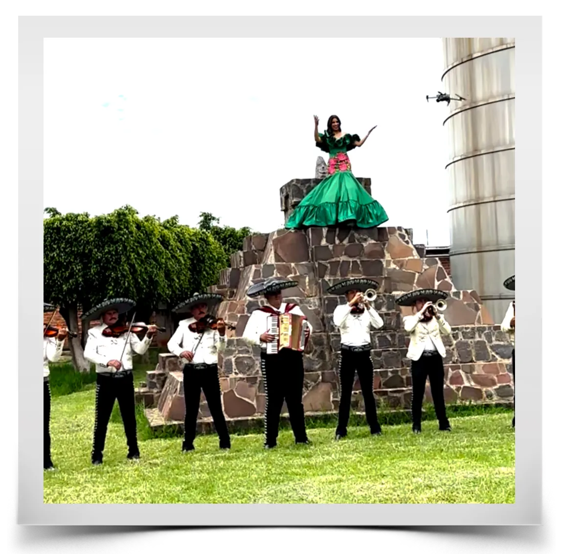 Hijas De Jalisco | Lidia Hernágui