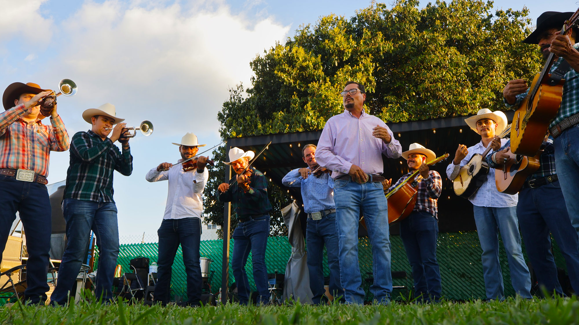 Mariachi Los Pérez De Picachos